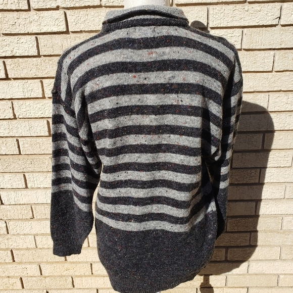 Vintage Sweater Small Gray Stripes Acrylic Wool Retro Funky Streetwear - Picture 3 of 6